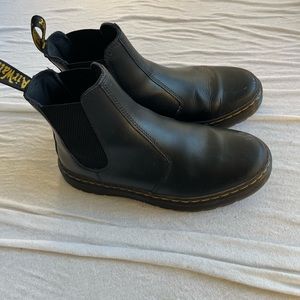 DR MARTENS CHELSEA BOOTS!🤍